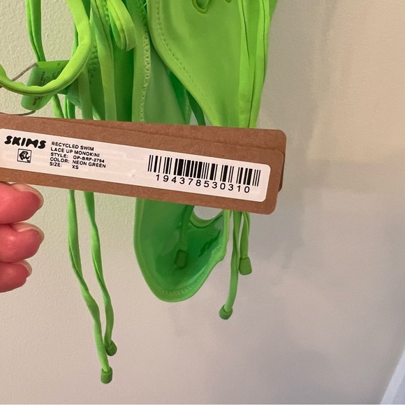 SKIMS SWIM LACE UP MONOKINI | NEON GREEN / XS NEVER WORN NWT - Picture 11 of 11